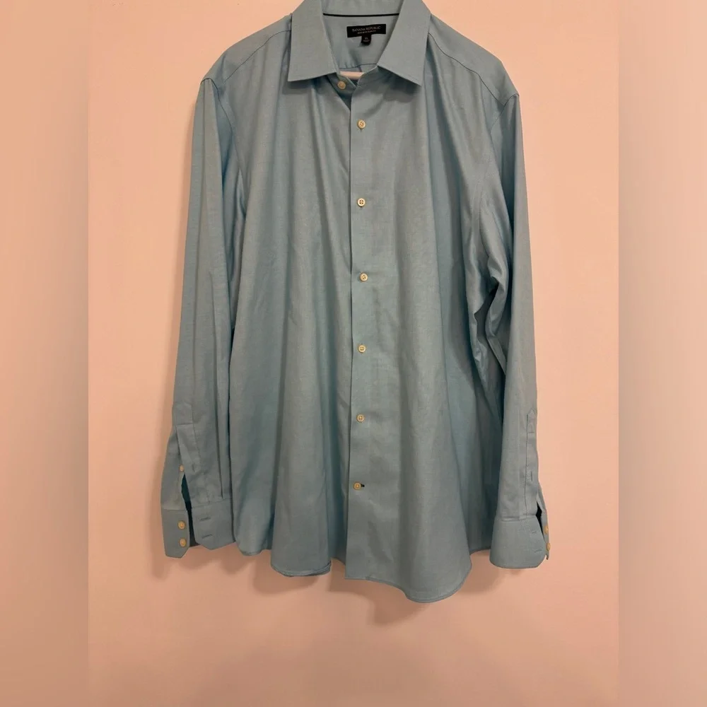 Banana Republic Men’s XL non - iron slim fit blue button down shirt - Picture 4 of 6